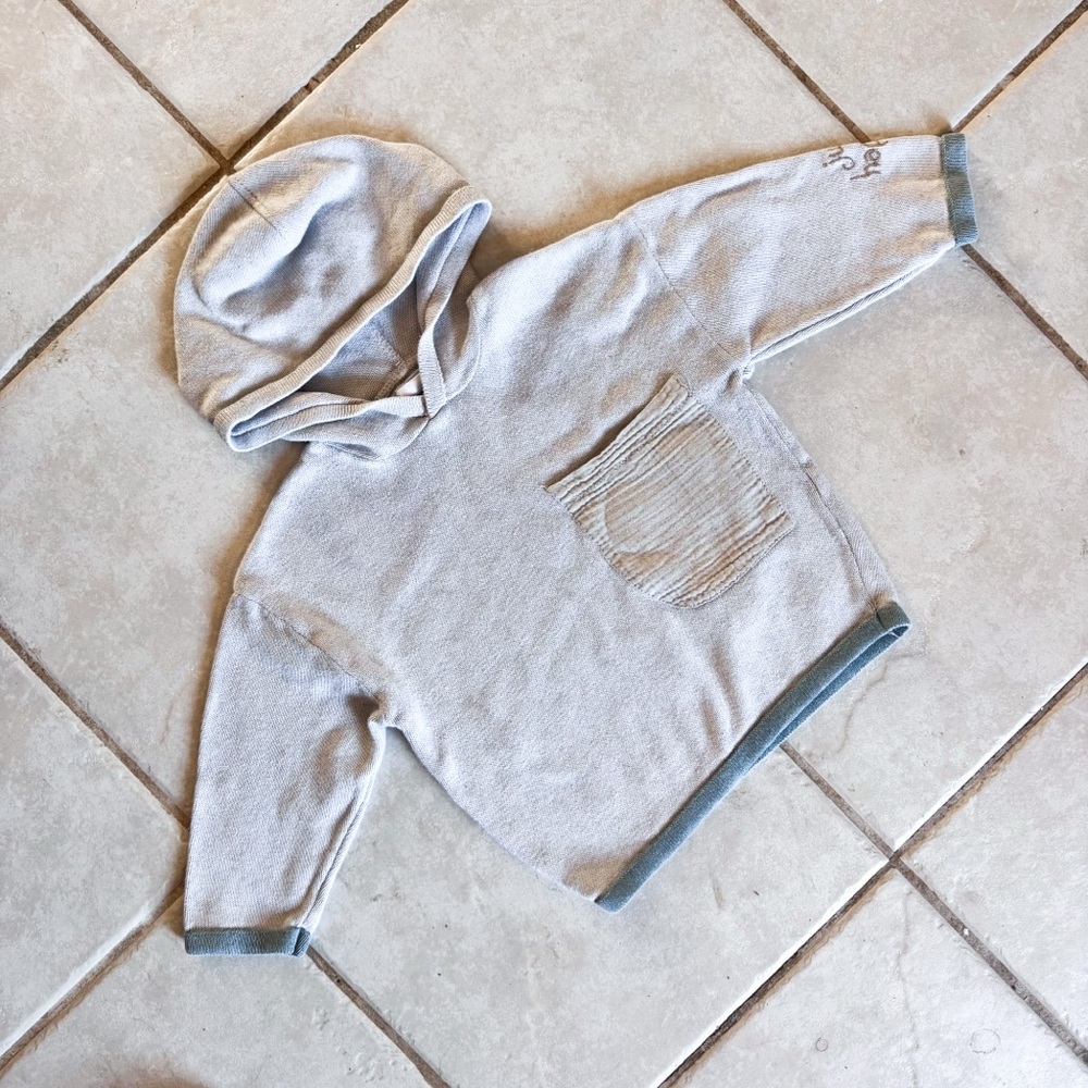 Zara • Knit Long Sleeved Hooded Shirt